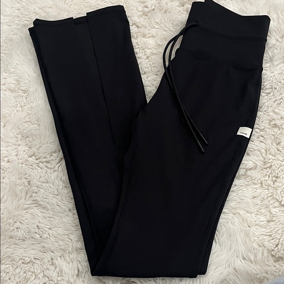 Vuori Flare Black Leggings With Stylish Slit - Picture 1 of 6
